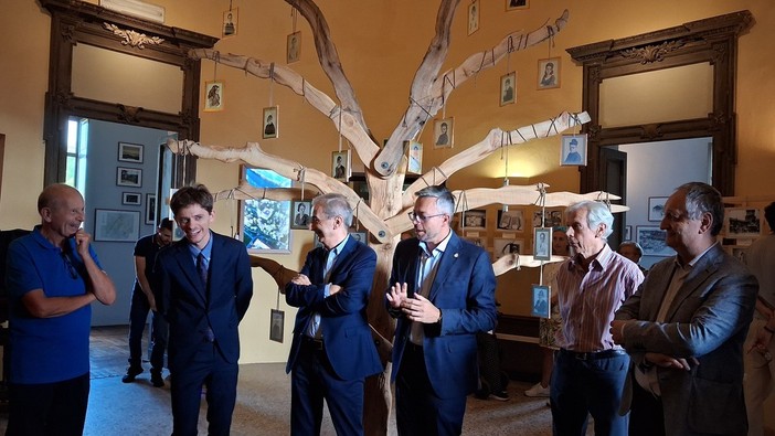 Inaugurata a Bra la mostra "Ricordé", omaggio fotografico ai braidesi di ieri e dell'altro ieri Inaugurata a Bra la mostra "Ricordé", omaggio fotografico ai braidesi di ieri e dell'altro ieri