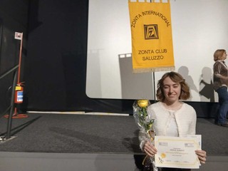Saluzzo, la consegna del riconoscimento Rivela una gemma 2026 a Cecilia Alberto
