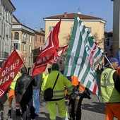 Raccolta rifiuti, scontro coi  sindacati sul cambio di appalto in 85 comuni del Monregalese,  "Proteo applichi il contratto  nazionale di categoria" [VIDEO]