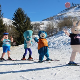 La parata delle mascotte ad Artesina La parata delle mascotte ad Artesina