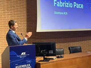 Alcuni momenti dell'assemblea (foto Mauro Gallo)
