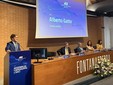 Alcuni momenti dell'assemblea (foto Mauro Gallo)