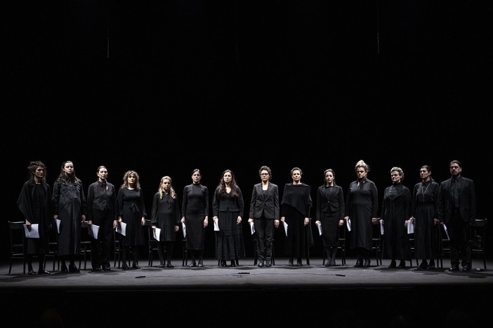 “L’EMPIREO” al Teatro Toselli di Cuneo: dodici donne e un verdetto che attraversa i secoli