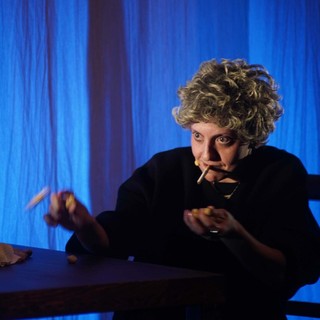 Un momento dello spettacolo "La morte ovvero il pranzo della domenica" - fotografia di Angelo Maggio