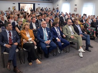 Alcuni momenti dell'assemblea (foto Mauro Gallo)