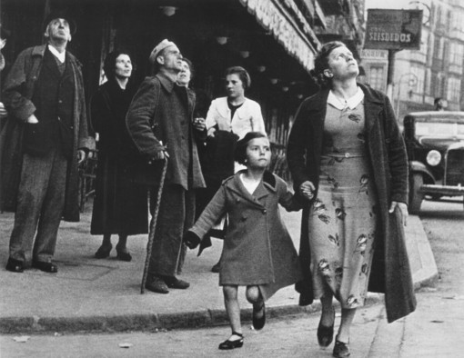 Sguardi sul Novecento: Marc Riboud e Robert Capa in mostra a Caraglio e Saluzzo Sguardi sul Novecento: Marc Riboud e Robert Capa in mostra a Caraglio e Saluzzo