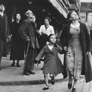 Sguardi sul Novecento: Marc Riboud e Robert Capa in mostra a Caraglio e Saluzzo