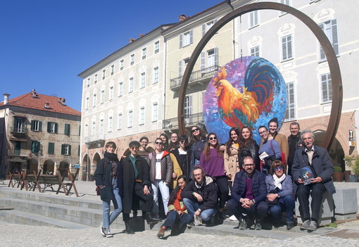 La delegazione di studenti della Libera Accademia d'Arte Novalia in visita al quartiere di Mondovì Piazza