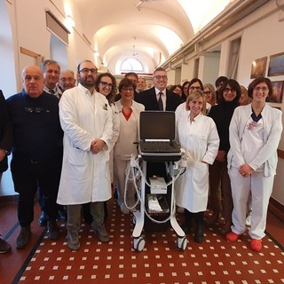 La presentazione del nuovo ecografo donato al reparto di Oncologia dagli Amici dell'ospedale di Savigliano La presentazione del nuovo ecografo donato al reparto di Oncologia dagli Amici dell'ospedale di Savigliano