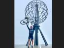 Gualtiero Capellino in arrivo con la sua bicicletta a Capo Nord dopo aver percorso 4000 chilometri in 16 giorni e 17 ore. Gualtiero Capellino in arrivo con la sua bicicletta a Capo Nord dopo aver percorso 4000 chilometri in 16 giorni e 17 ore.