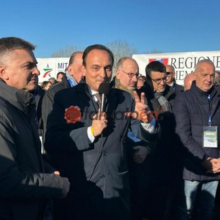 Il governatore Cirio durante il sopralluogo che ha preceduto l'apertura dell'autostrada