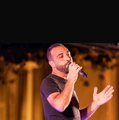 Il cebano Alessio Cavallo lancia “Vola”: il nuovo singolo tra emozione e rinascita Il cebano Alessio Cavallo lancia “Vola”: il nuovo singolo tra emozione e rinascita