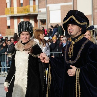 Carlevè ’d Mondvì 2026, trionfo all’Altipiano: la seconda sfilata è una festa da record Carlevè ’d Mondvì 2026, trionfo all’Altipiano: la seconda sfilata è una festa da record