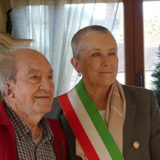 Cuneo, anche la sindaca al centesimo compleanno di Beppe Canavese