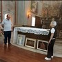 Neive, la pittrice astigiana An Teo dona tre opere sacre alla parrocchia dei Santi Pietro e Paolo Neive, la pittrice astigiana An Teo dona tre opere sacre alla parrocchia dei Santi Pietro e Paolo