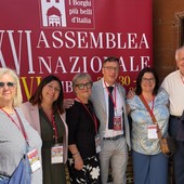 A sinistra Paolo e il sindaco di Ostana Giacomo Lombardo