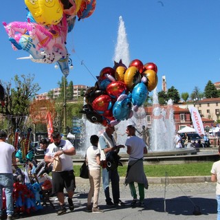 Il Sole bacia la Fiera di Primavera: a Mondovì tantissimi visitatori [FOTO]
