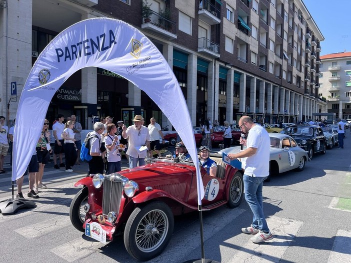 Tour del Centenario, folla nelle piazze delle sette ‘Città Sorelle’: l’Aci Cuneo ha celebrato i suoi primi 100 anni Tour del Centenario, folla nelle piazze delle sette ‘Città Sorelle’: l’Aci Cuneo ha celebrato i suoi primi 100 anni