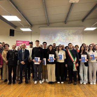 Rifreddo: consegnata la Costituzione ai diciottenni