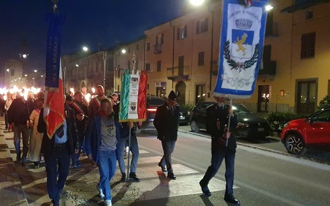 La tradizionale fiaccolata di Verzuolo dedicata a alla "Pace e libertà"