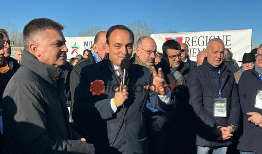 Il governatore Cirio durante il sopralluogo che ha preceduto l'apertura dell'autostrada