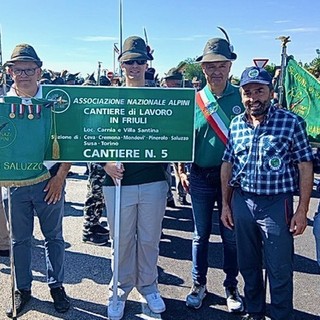 Rappresentanti del gruppo Ana Saluzzo a Gemona