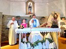 Il vescovo di Saluzzo Cristiano Bodo con il diacono Pierino Vacchetta durante la messa a nella cappella di Pian della Regina a Crissolo Il vescovo di Saluzzo Cristiano Bodo con il diacono Pierino Vacchetta durante la messa a nella cappella di Pian della Regina a Crissolo