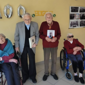 Ugo Odasso con Renato Quaglia (che ha compiuto 104 anni), Pierina Bianco e Carmelina Gazzano