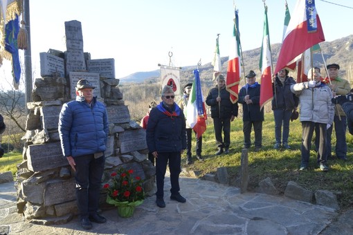 La commemorazione dello scorso anno al monumento che ricorda l'eccidio di Villar di Bagnolo La commemorazione dello scorso anno al monumento che ricorda l'eccidio di Villar di Bagnolo