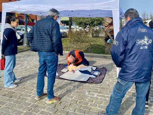 Un momento dell'incontro di "Salute in Piazza" a Bossolasco Un momento dell'incontro di "Salute in Piazza" a Bossolasco