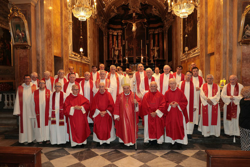 Sessant'anni di sacerdozio al servizio della comunità: Cherasco ha festeggiato don Conterno, don Rinino e padre Trabucco Sessant'anni di sacerdozio al servizio della comunità: Cherasco ha festeggiato don Conterno, don Rinino e padre Trabucco