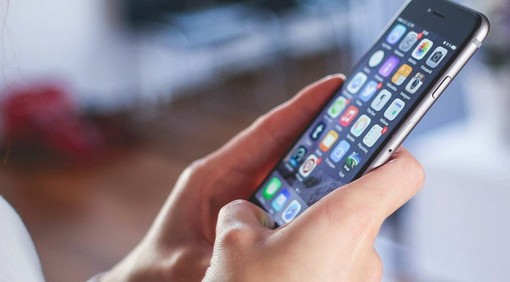 Pornografia online e dark romance, un webinar per genitori e insegnanti sui rischi per bambini e adolescenti