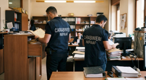 Clavesana, avviso di fine indagine per undici persone: contestati falso, peculato e vendita illecita di terreni di proprietà del Comune Clavesana, avviso di fine indagine per undici persone: contestati falso, peculato e vendita illecita di terreni di proprietà del Comune