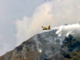 Nelle foto i Canadair in azione (Ph. Bluathomas, Instagram)