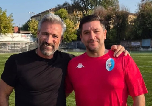 Il nuovo allenatore, a destra, col presidente Maxim Pioggia