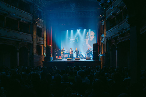 Alcuni momenti del concerto tenuto al Teatro Toselli di Cuneo