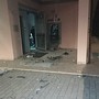 Il bancomat assaltato Il bancomat assaltato