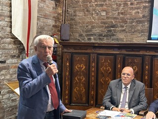 Alcuni momenti dell'incontro tenuto ieri a Grinzane Alcuni momenti dell'incontro tenuto ieri a Grinzane
