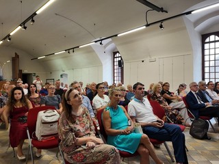 Nelle foto alcuni momenti della presentazione Nelle foto alcuni momenti della presentazione