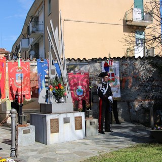 Ampia partecipazione alla commemorazione per l'eccidio delle Fosse Ardeatine a Mondovì [FOTO]