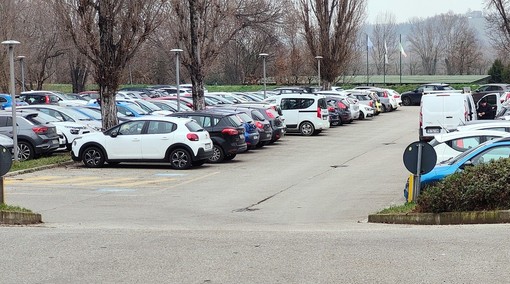Il parcheggio Pio Cesare ad Alba, immagine di repertorio Il parcheggio Pio Cesare ad Alba, immagine di repertorio