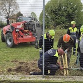 “Insieme si vince sempre”: il sindaco di Genola Gastaldi sul lavoro di pulizia del territorio e del campo sportivo