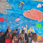 "Guizzino" e la diversità alla Scuola dell'Infanzia Gullino: pesciolini colorati per celebrare l'unicità di ognuno