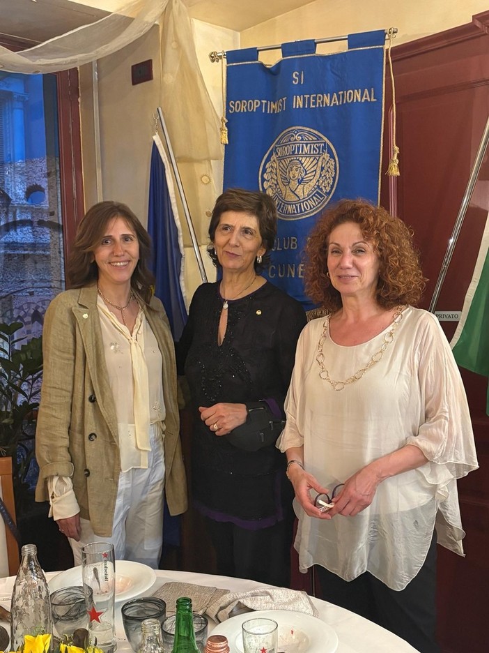Nuovi ingressi il Soroptimist Club di Cuneo: entra Maura Vinciguerra, Annalisa Simondi sarà la prossima presidente Nuovi ingressi il Soroptimist Club di Cuneo: entra Maura Vinciguerra, Annalisa Simondi sarà la prossima presidente