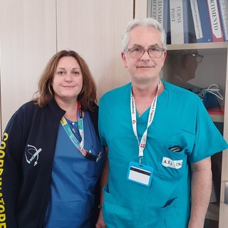 La coordinatrice infermieristica Delphine Herby e  il dottor Graziano Carlidi, referente dell’attività di coordinamento del prelievo d’organo