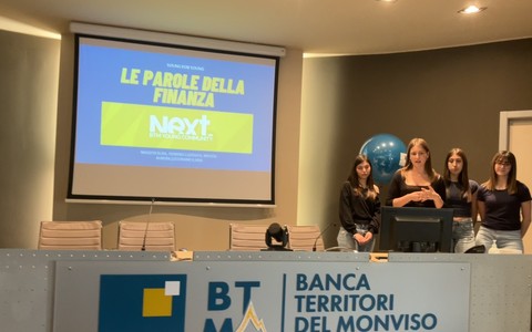 Quattro giovani studentesse premiate per il progetto BTM “Young for Young – Le parole della finanza”