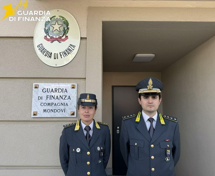 Cambio al vertice della Guardia di Finanza di Mondovì: il capitano Elisabetta Ruta è la nuova comandante Cambio al vertice della Guardia di Finanza di Mondovì: il capitano Elisabetta Ruta è la nuova comandante