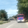 I vigili del fuoco albesi all'opera in località Val Gaia a Rodello
