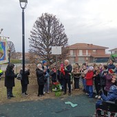 L'intitolazione del giardino alla memoria delle due vittime dell'Olocausto