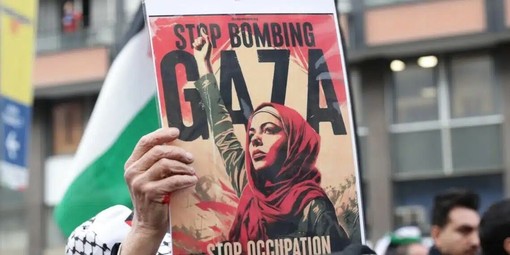 Mobilitazione a Cuneo contro il Ddl Antisemitismo: presidio in via Roma Mobilitazione a Cuneo contro il Ddl Antisemitismo: presidio in via Roma